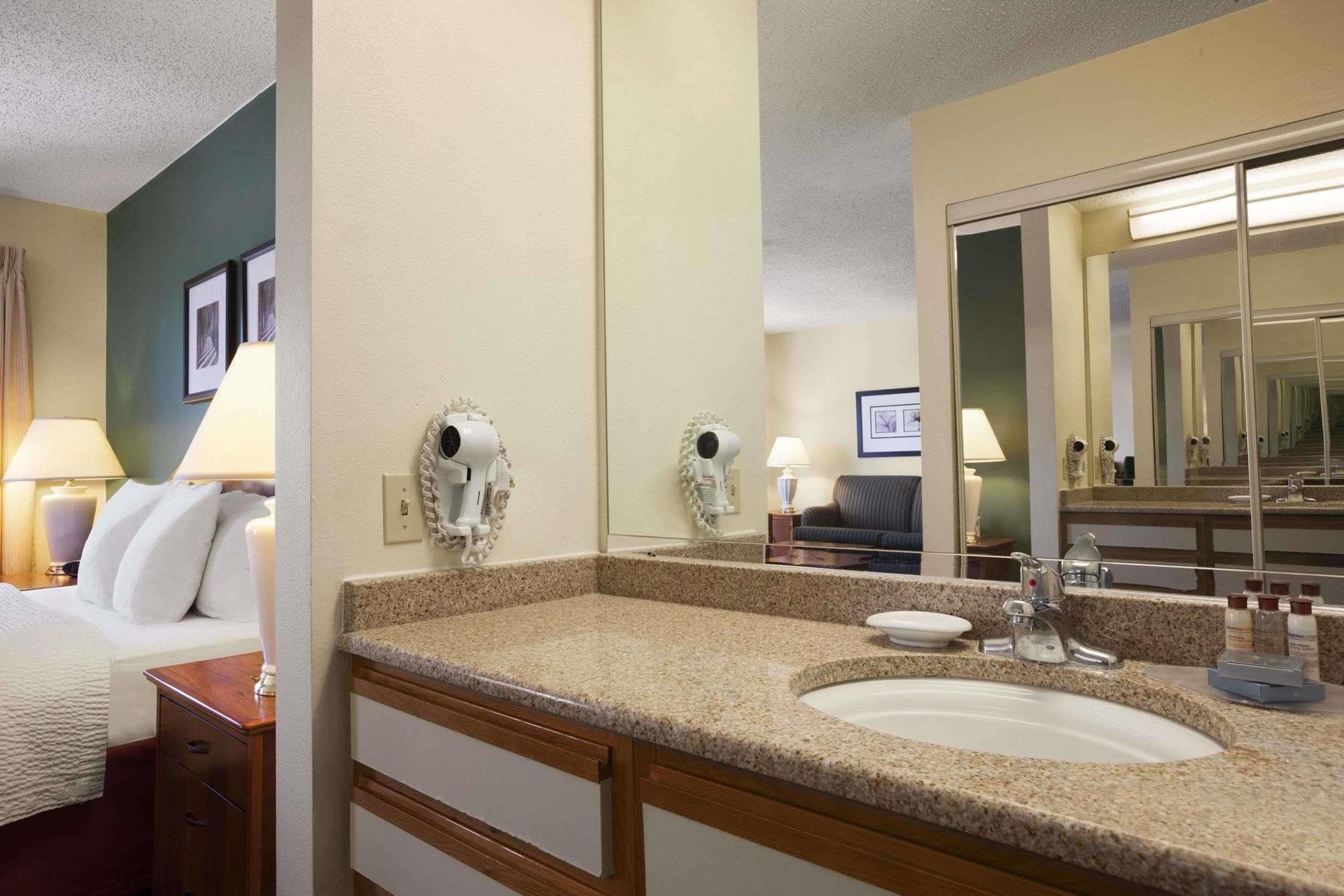 Hawthorn Suites By Wyndham Philadelphia Airport Eksteriør bilde
