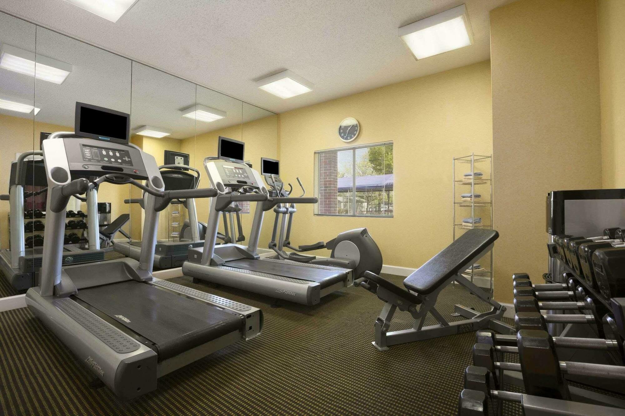 Hawthorn Suites By Wyndham Philadelphia Airport Eksteriør bilde